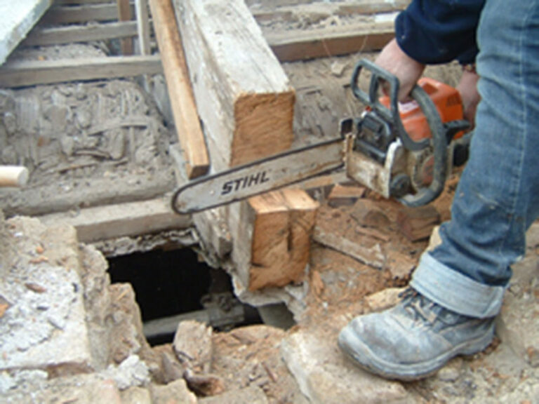 Ricostruzione teste capriate in legno
